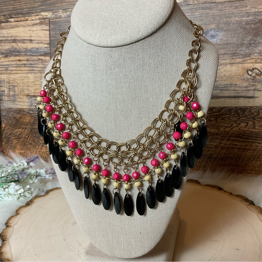 Pink Gold Black statement necklace - Picture 2 of 3